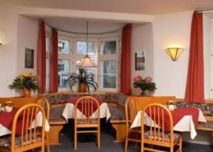 فندق غولدين كرون انسبروك