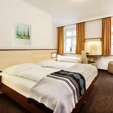 Отель Goldene Krone 3*