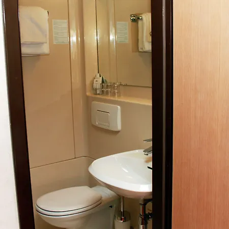 酒店 因斯布鲁克迈诺特金克朗酒店