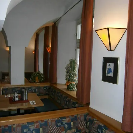 Goldene Krone Otel İnnsbruck