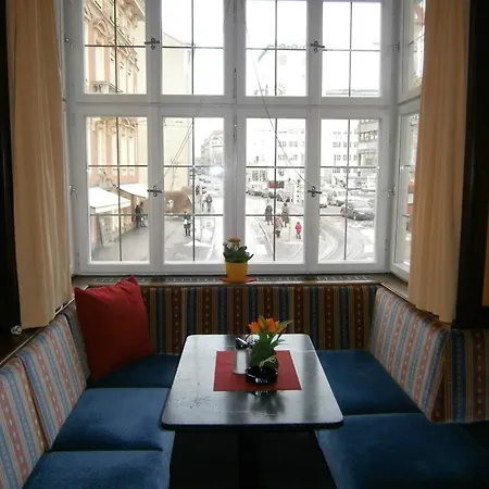 因斯布鲁克迈诺特金克朗酒店 酒店 3*