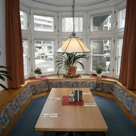 因斯布鲁克迈诺特金克朗酒店 3* 因斯布鲁克