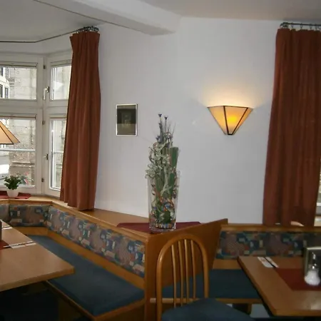 Otel Goldene Krone 3*