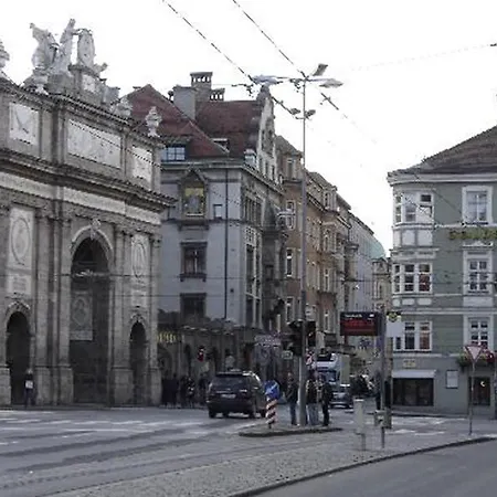 Отель Goldene Krone 3*