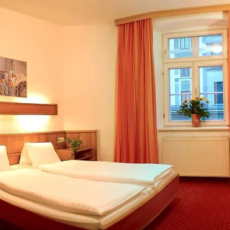 Goldene Krone Инсбрук